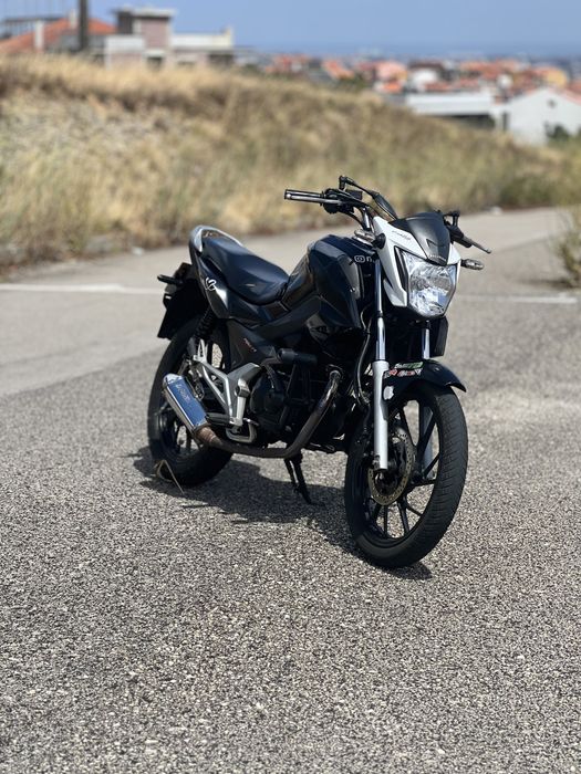 Cb125f Azul com extras