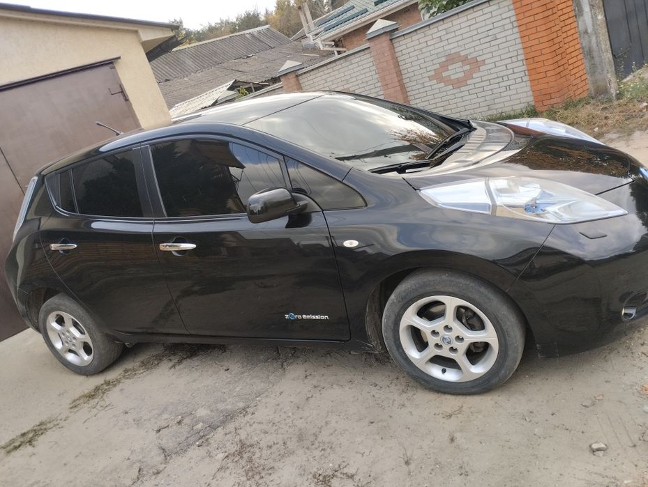Nissan leaf. Авто\ легковые автомобили