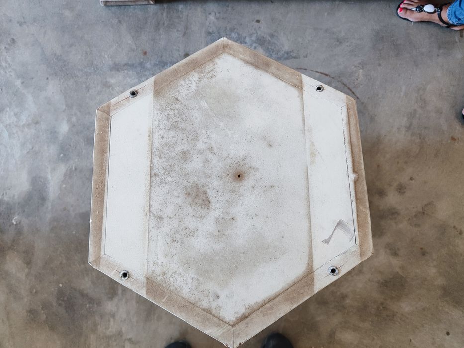 Mesa de sala com 5 cadeiras usadas