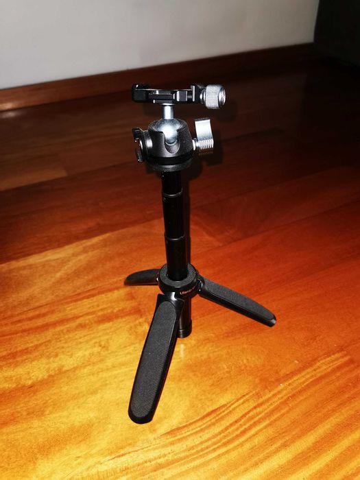 Canon EOS M6 Mark II + 3 Baterias + Micro Ulanzi + Suporte + Cage