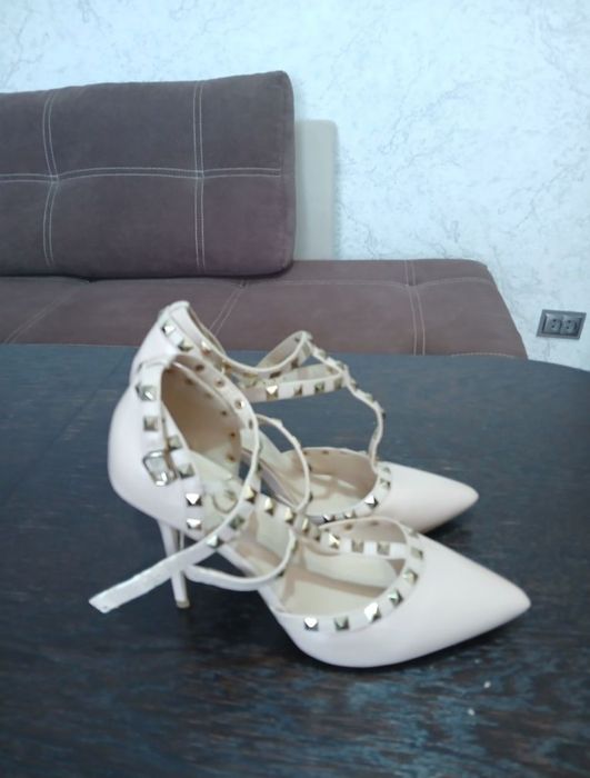 Продається туфлі