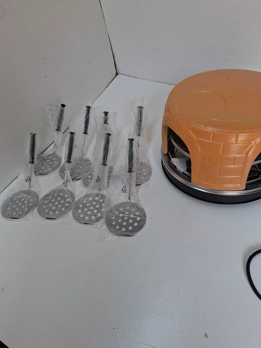 Piec elektryczny do pizzy Emerio 1500W