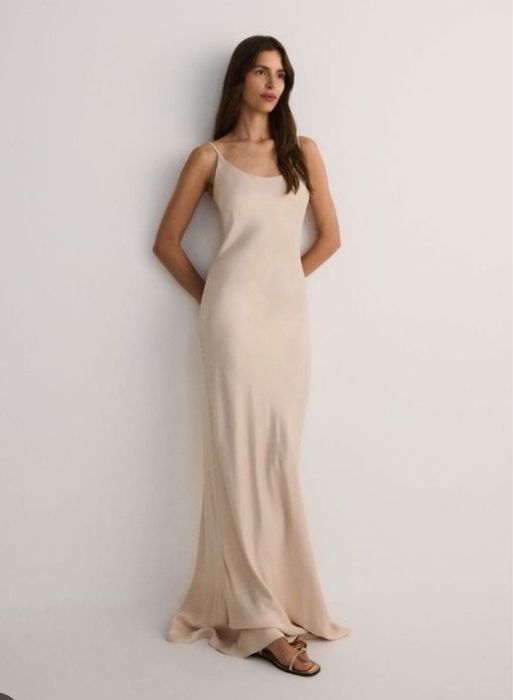 Beżowa sukienka Reserved maxi