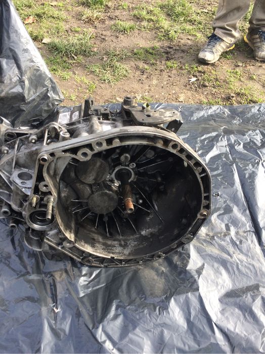 Кпп рено еспейс 4,шести ступка .