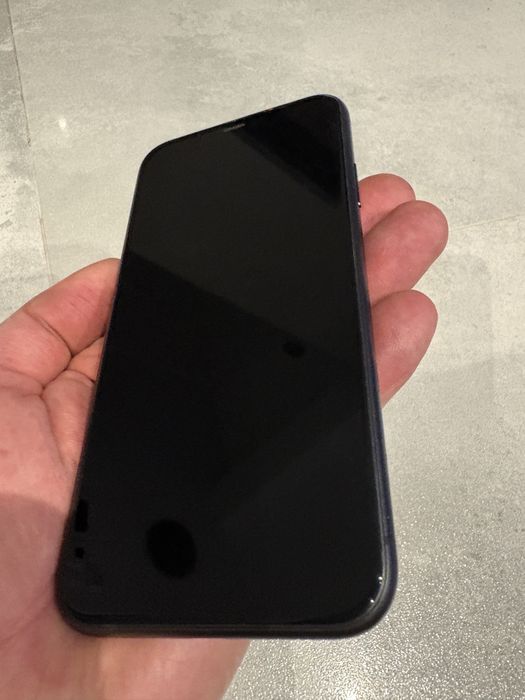 iPhone 11 64GB czarny