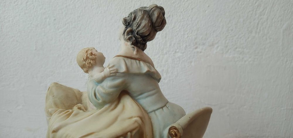 Mãe e filho estatueta 10€ marfinite fina