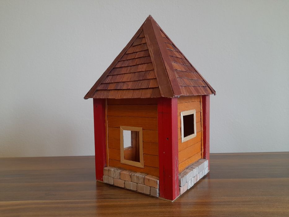 Drewniana dekoracyjna chatka / domek – rękodzieło