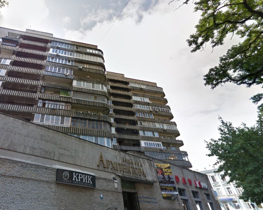 Продається простора 4-х кімнатна квартира в самому центрі Дніпра!