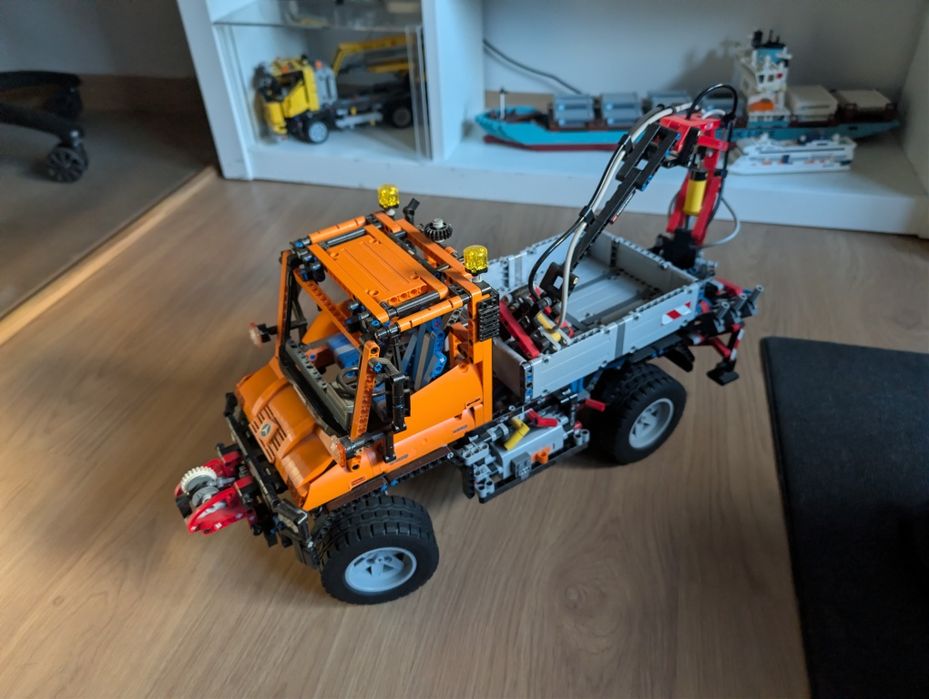 LEGO Technic 8110 Mercedes-Benz Unimog U 400 - Completo c/ Caixa