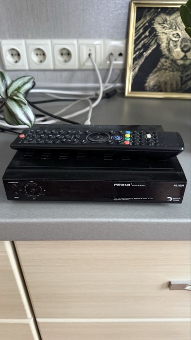 Комплект супутникового ТБ: 2 тарілки 60см + 4 конвертори Sat Integral + ресивер Amiko SHD 8900 Alien з пультом