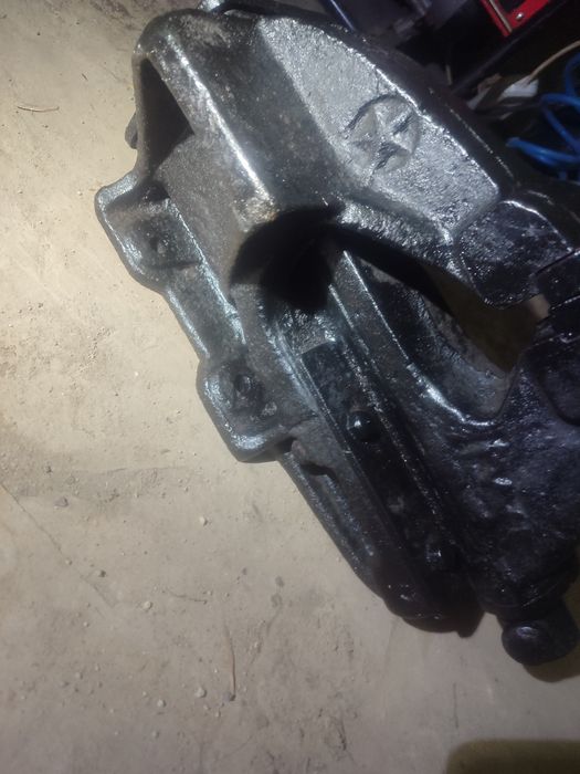 Тиски слесарные 120 с наковальней