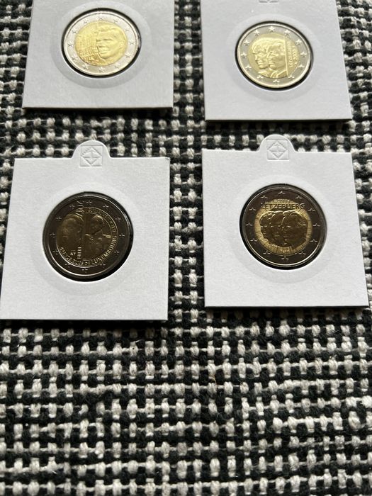 Vendo ou troco moedas de 2 Euros
