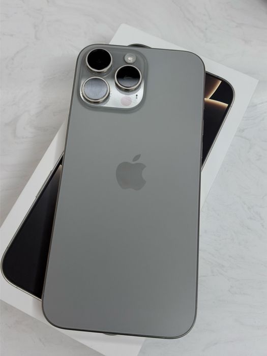 Apple Iphone 16 max pro 256 GB stan idealny