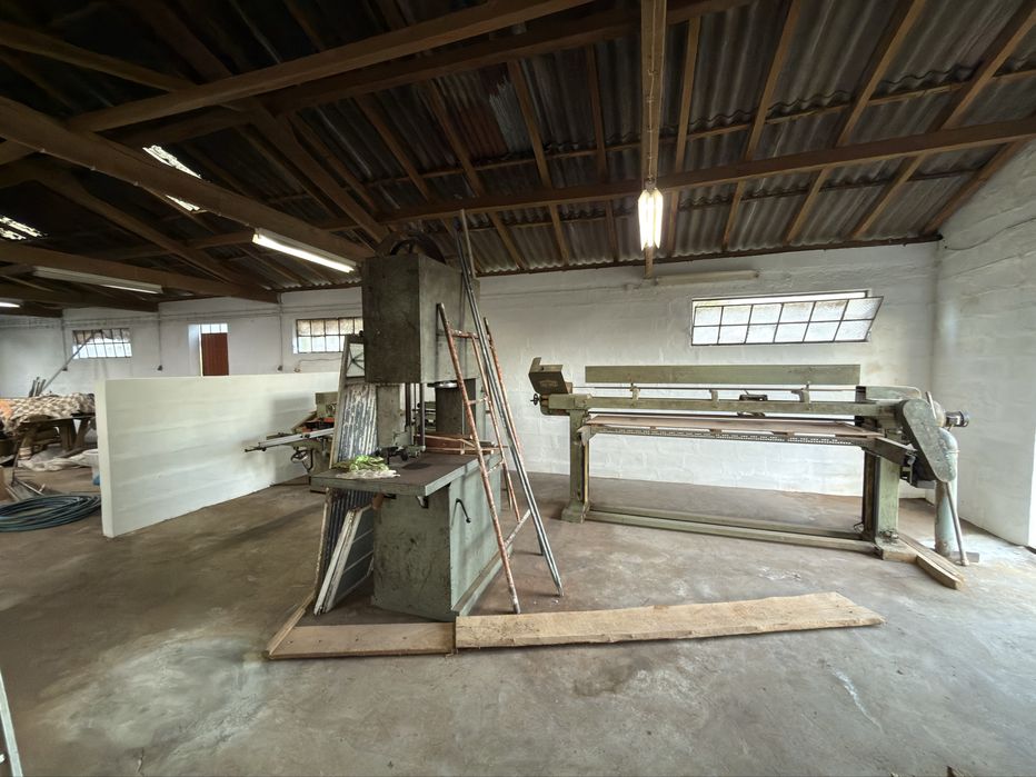 Alugo Armazém para Carpintaria equipado com maquinas