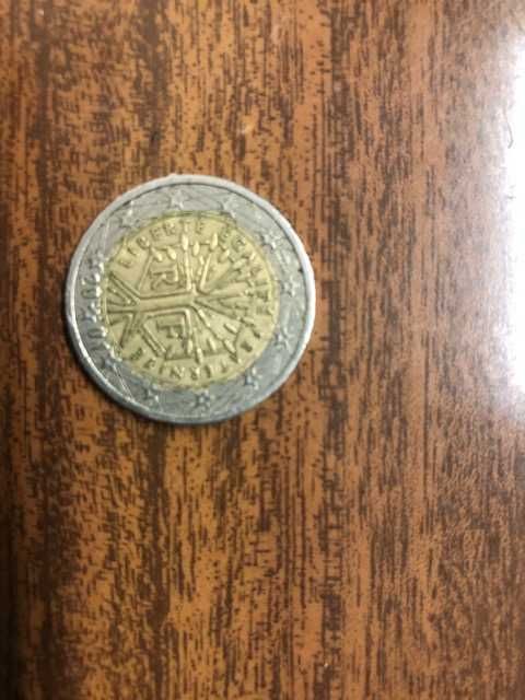 Moeda de 2 euros (2001) com erro de cunhagem