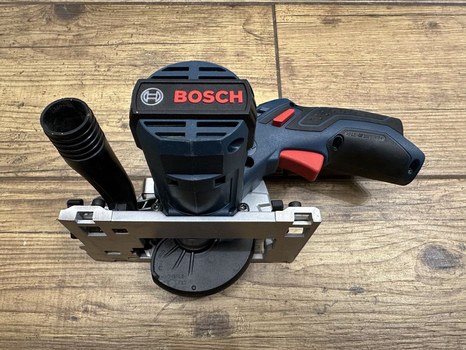 Piła tarczowa Bosch GKS 12V-26 + walizka L-BOXX, GAL 12V-40 + 2x 2AH