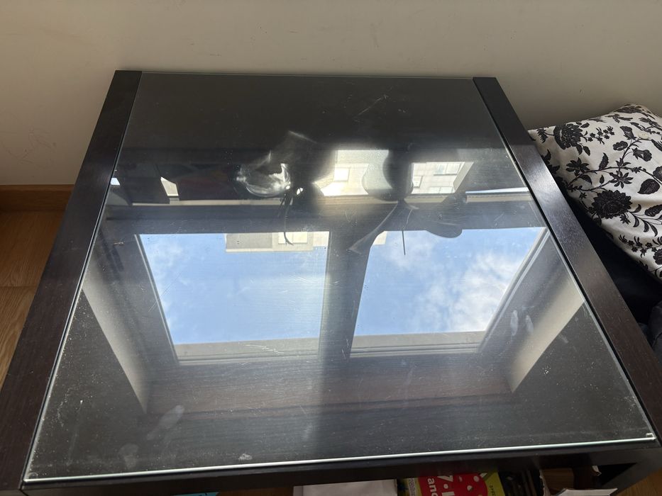 Mesa de centro de sala wangue e vidro