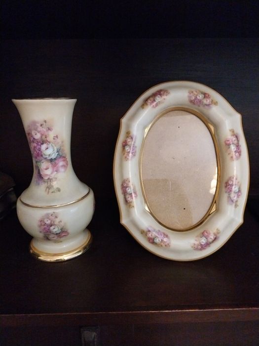 Conjunto moldura e jarra