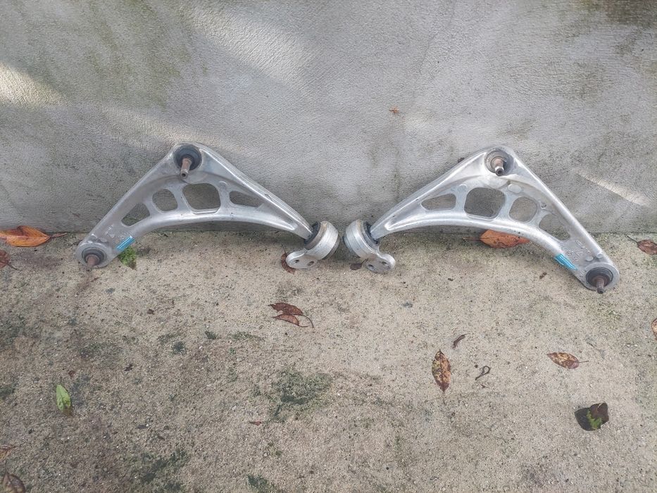 Braços de suspensão dianteiros bmw e46 pack m originais como novos completos com sinoblocos  sem folgas em excelentes condições