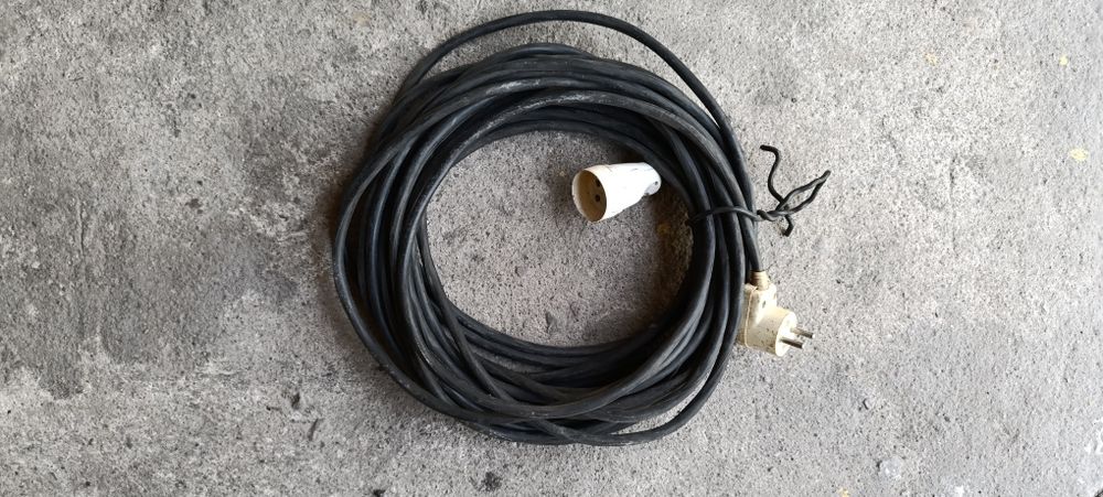 Przedłużacz 10 metrów żyły 1,5 mm