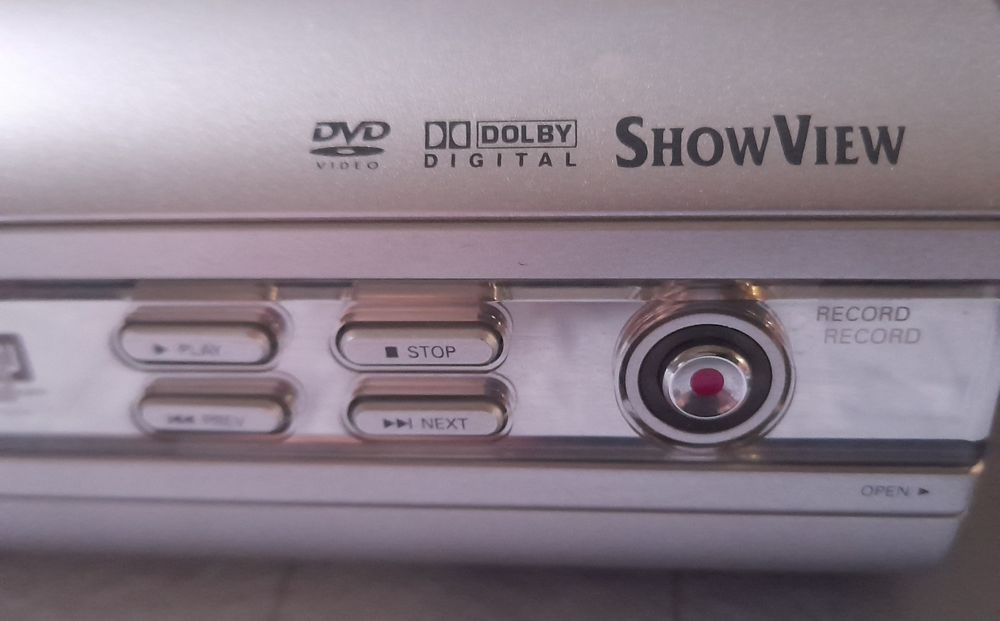 DVD рекордер PHILIPS