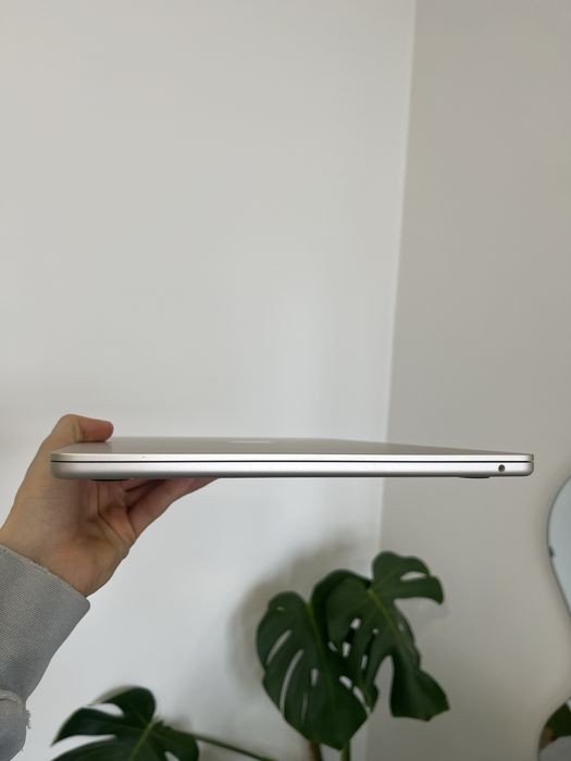 На деталі MacBook Air 15 M5 A3448