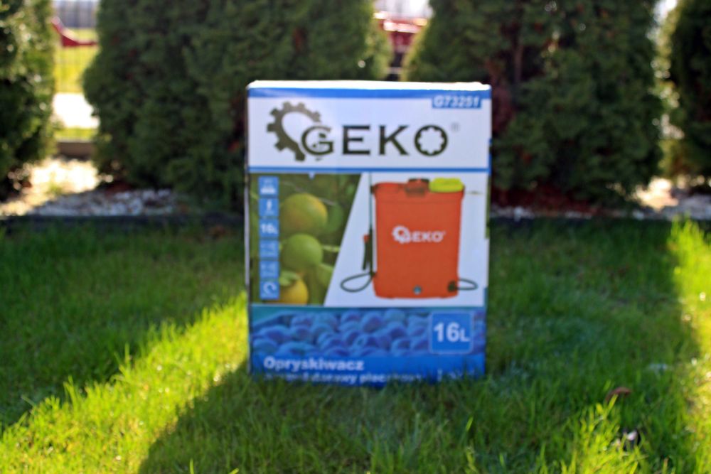 4 DYSZE Opryskiwacz plecakowy Opryskiwacz akumulatorowy elektryczny