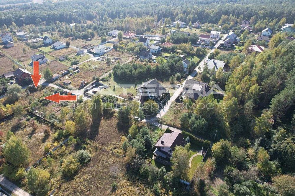 Кутова ділянка 9.6 сот у Круглику! В оточенні лісу та озер!