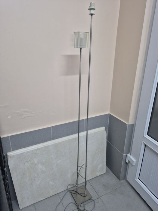 Продам торшер EGLO