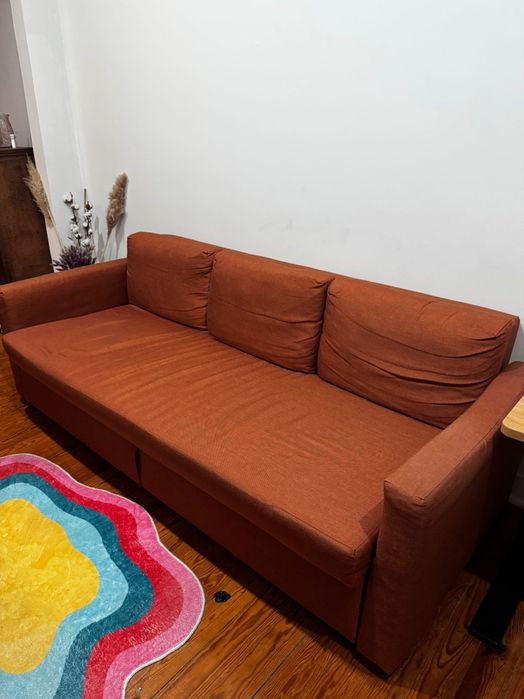 FRIHETEN Sofá-cama 3 lugares, Faringe laranja acastanhado