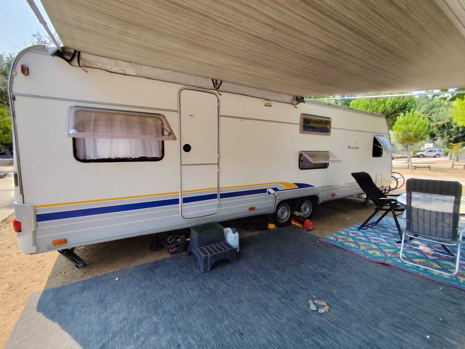 Caravana-reboque Bürstner 720 TK Ventana – 3 Quartos