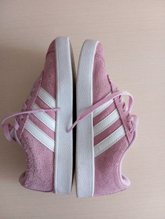 Кросівки для дівчинки