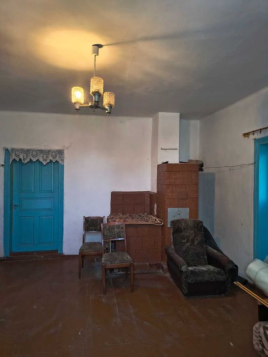 житловий будинок та земельна ділянка 85 сот., с. Мазярка