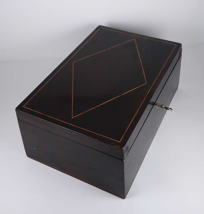 Caixa antiga em madeira Séc. XIX/XX