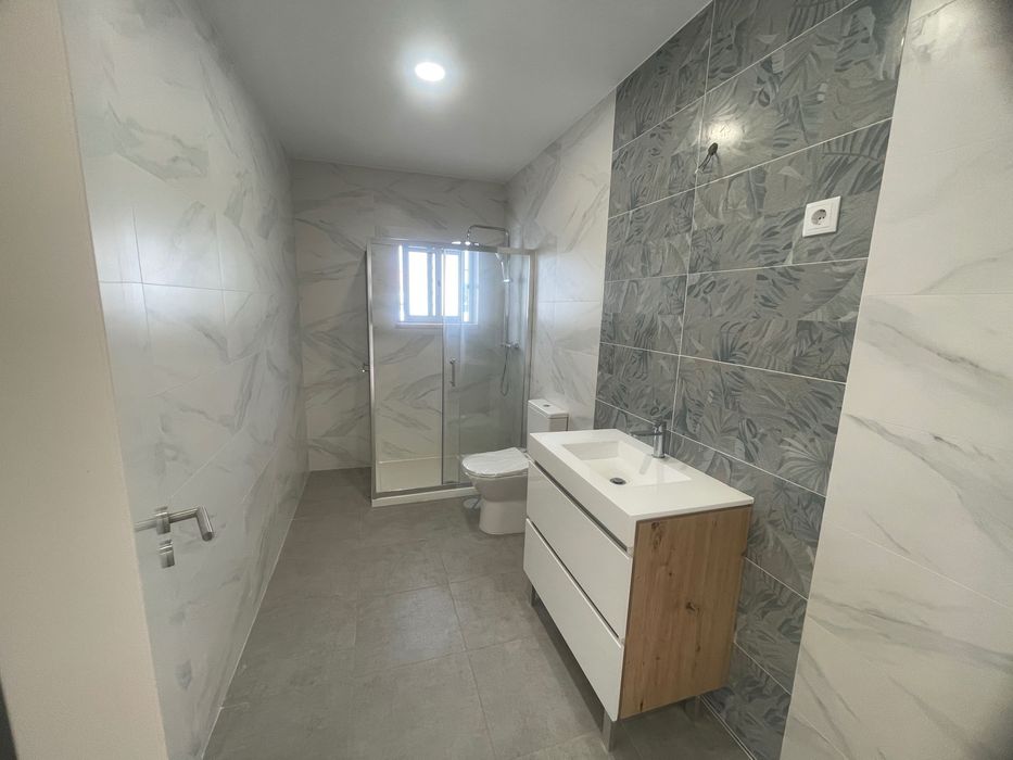 Andar de moradia T5 Fernão Ferro