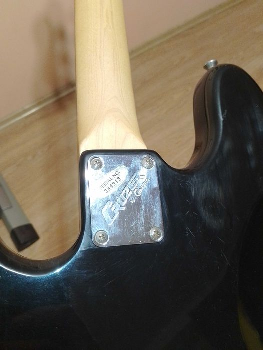 Бас гитара KRUZER