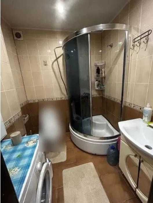 Продам красивую 1комнатную квартиру возле метро Холодная Гора