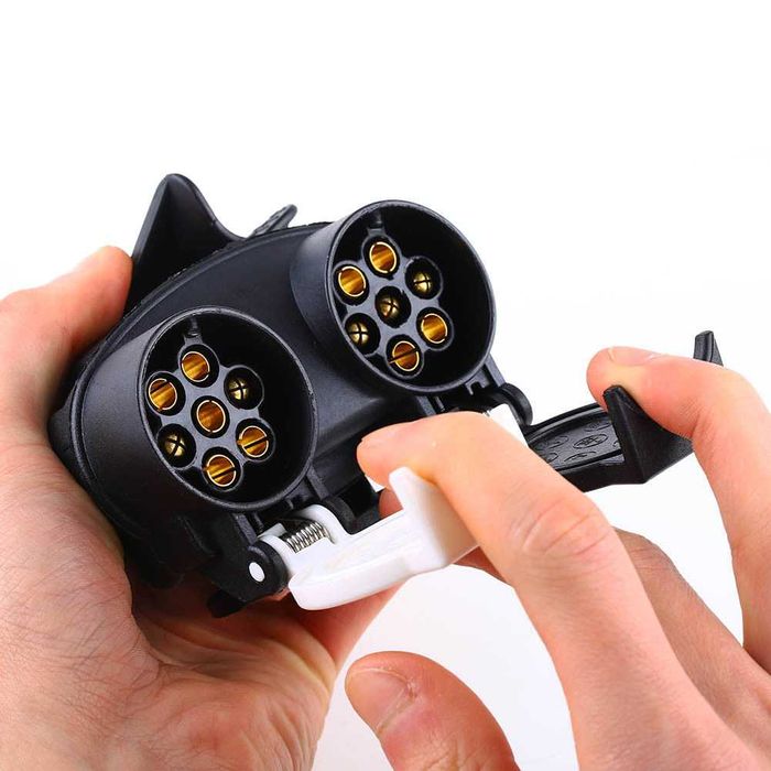 Przejściówka Adaprer redukcja 13/7/7 przyczepy kempingowej