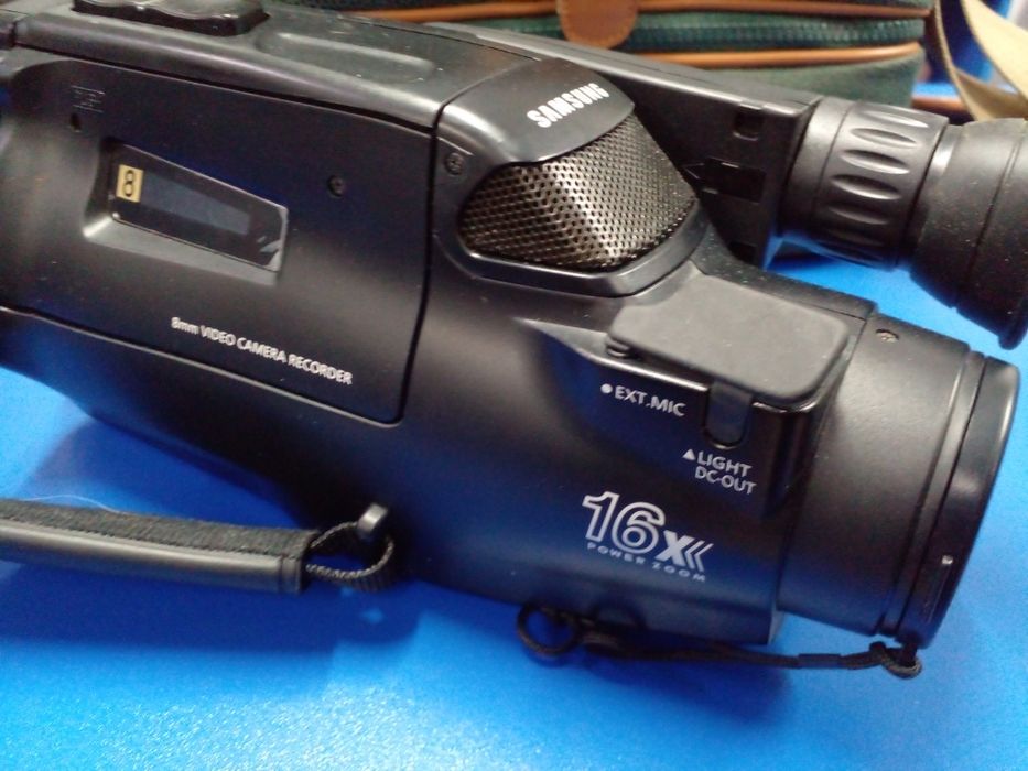 Винтажная видеокамера  Samsung VP-K70