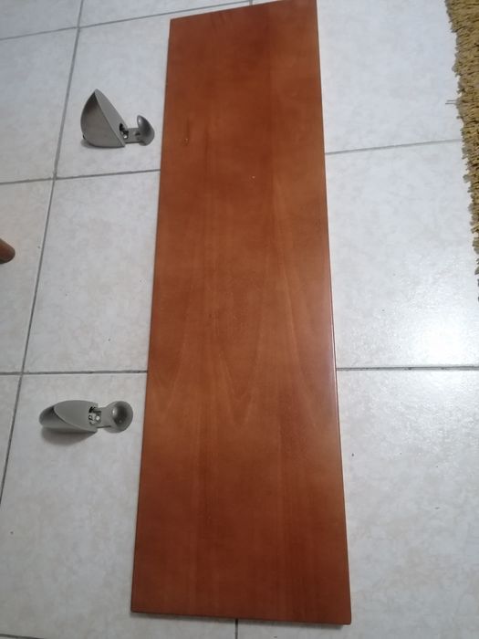 Parteleira de parede nova facil de aplicar e fácil de tirar para limpar