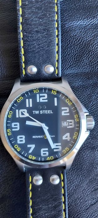 Relógio elegante e moderno Tw steel renault f1