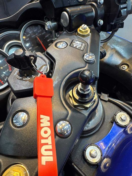 Тримач телефону кріплення в центр керма / вилки кліпони