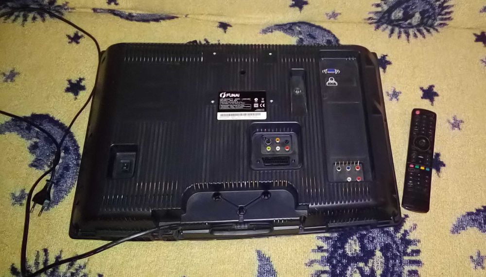 Tv-Monitor  Funai 22'' + wieszak i dekoder Bez Pilota