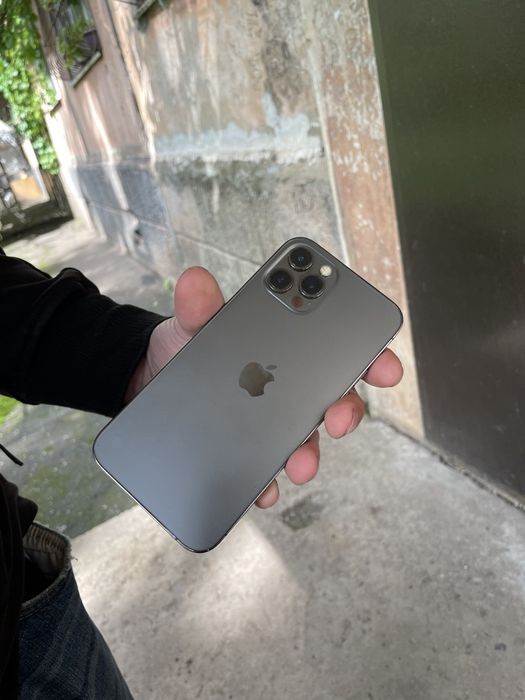 Продам Iphone 12 pro