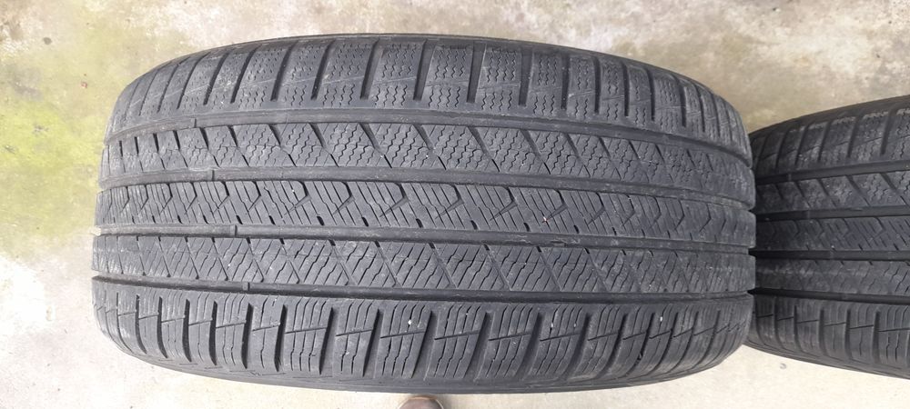 Pneus 245/ 45/ 17  muito piso VREDESTEIN  bom estado
