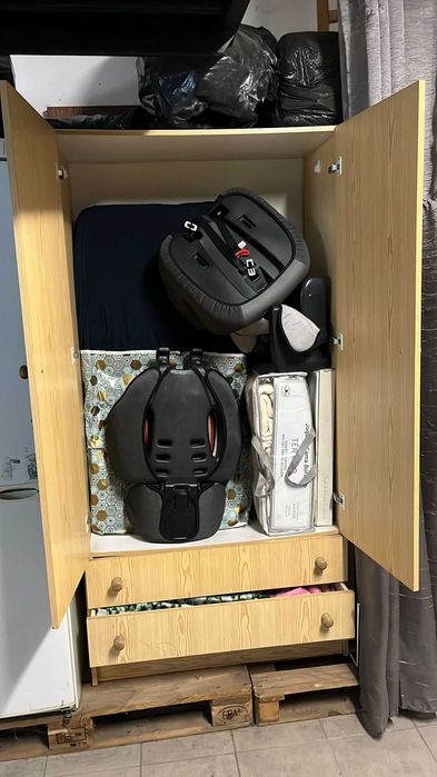 Aparador com 6 gavetas