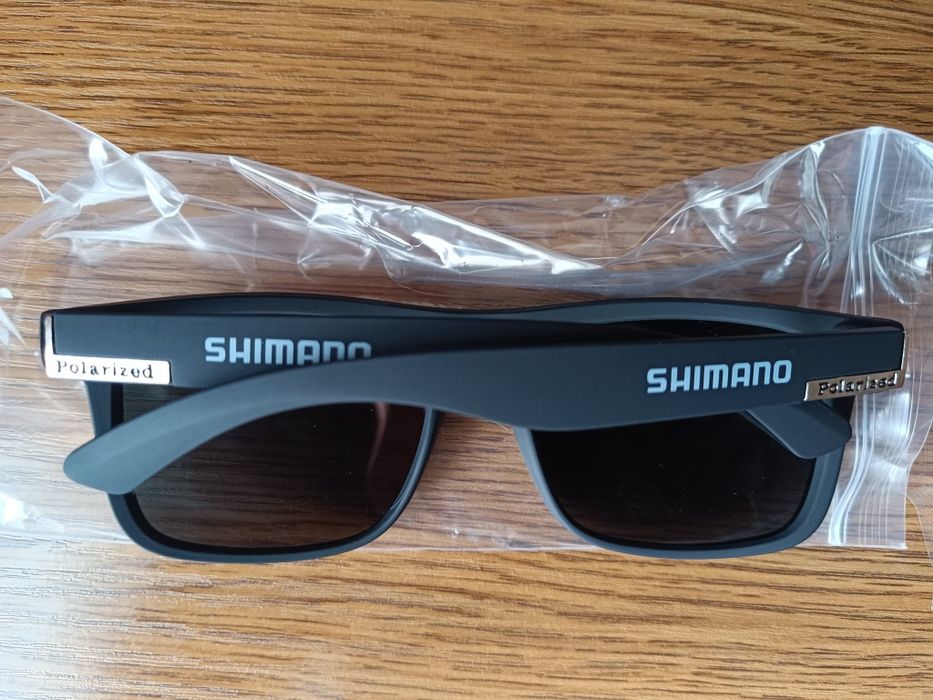 Поляризаційні окуляри Shimano.