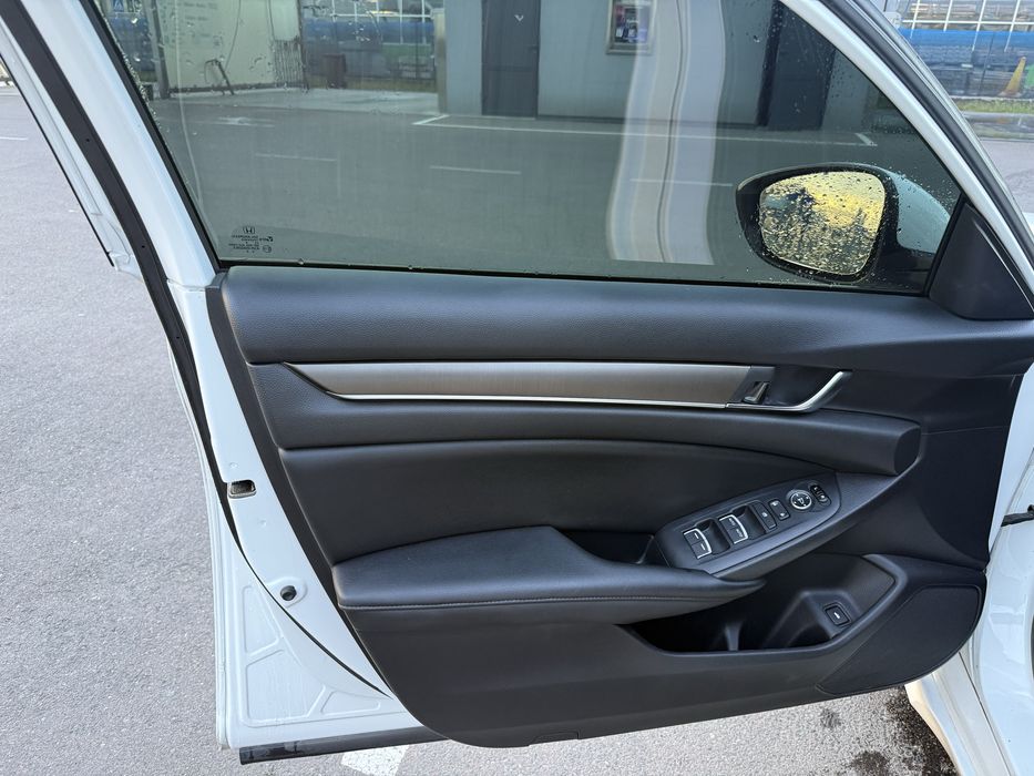 Honda Accord 2019 VIN 1HGCV1F18KA134838 фото оголошення 20 з 24
