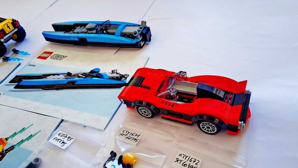Lego City 60395 Combo Race Pack em peças novas semi montado