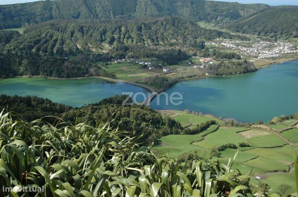 Propriedade Singular na Lagoa das Sete Cidades